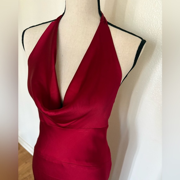 Elegant Valentine Red Silk Halter Dress - Picture 3 of 7